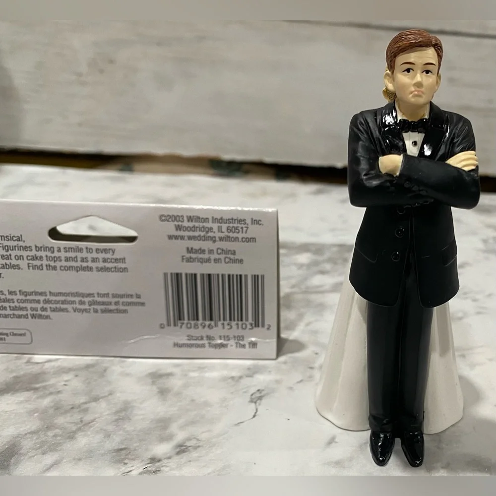 2003 WILTON Humorous WEDDING CAKE Topper Figurine Bride Groom Back To Back